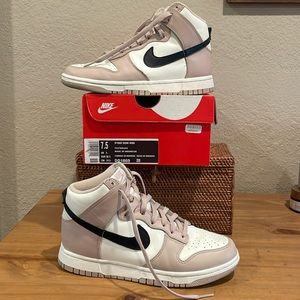 Women’s Nike dunk high